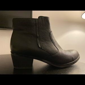 Naturalized 8.5 Boots